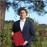 Laureato in Economia e Commercio